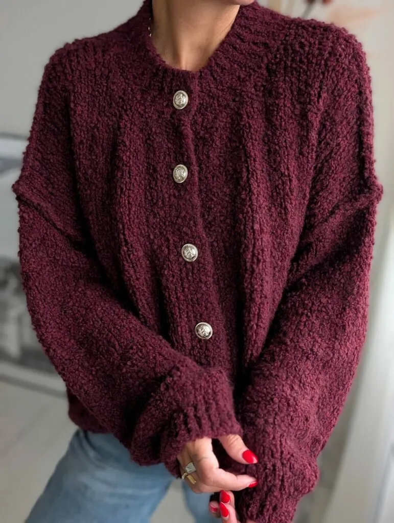 BOUCLE Cardigan COZY FEELS – versch. Farben