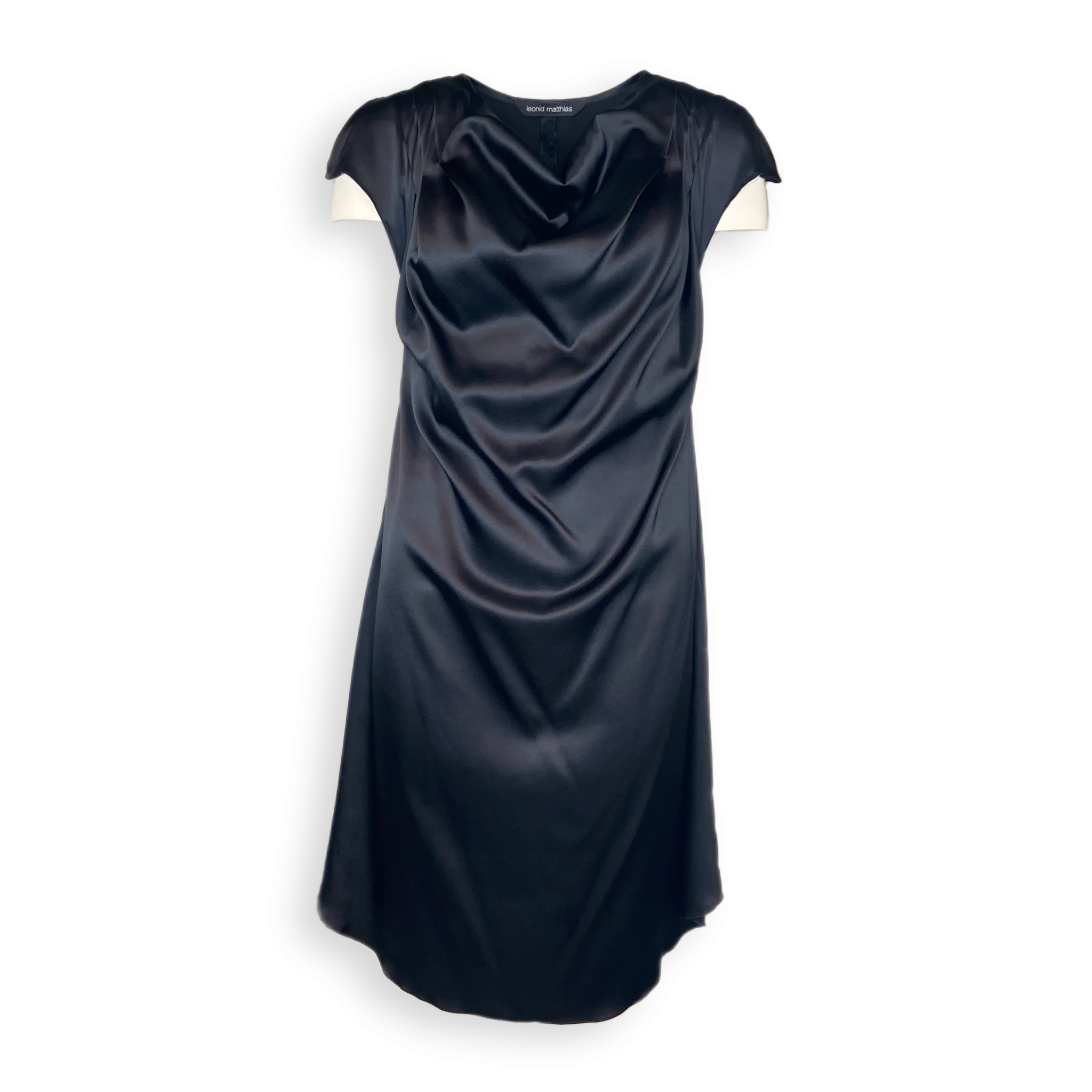 Kleid Wasserfall tief-schwarz
